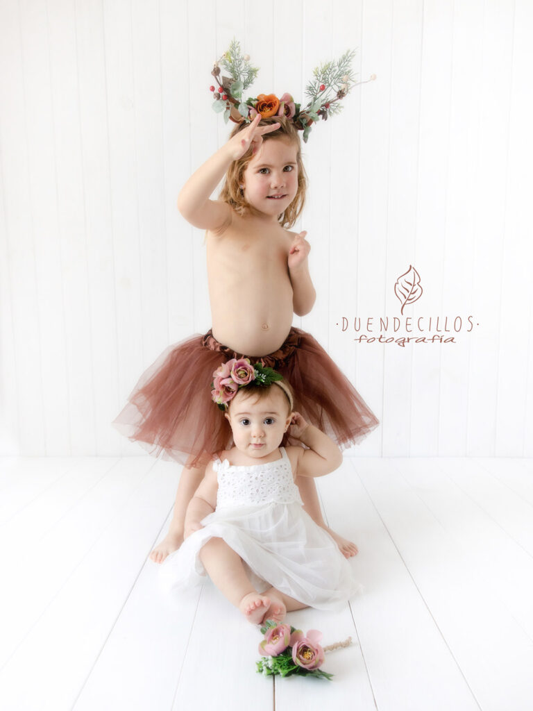 fotos niños niña y bebé con flores