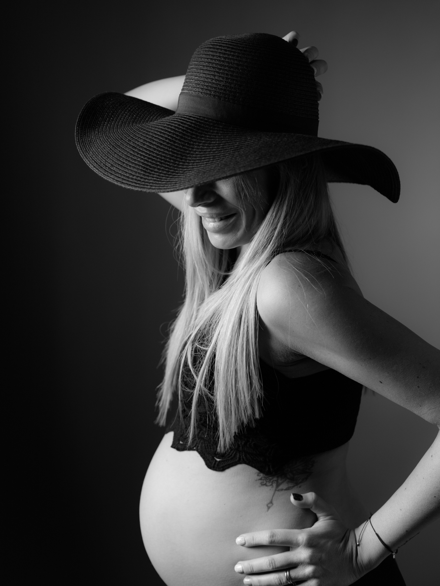 Fotografía de estudio embarazada pamela